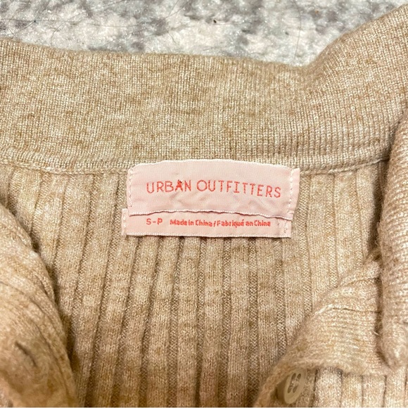 Urban Outfitters Button Up Top - Picture 4 of 4